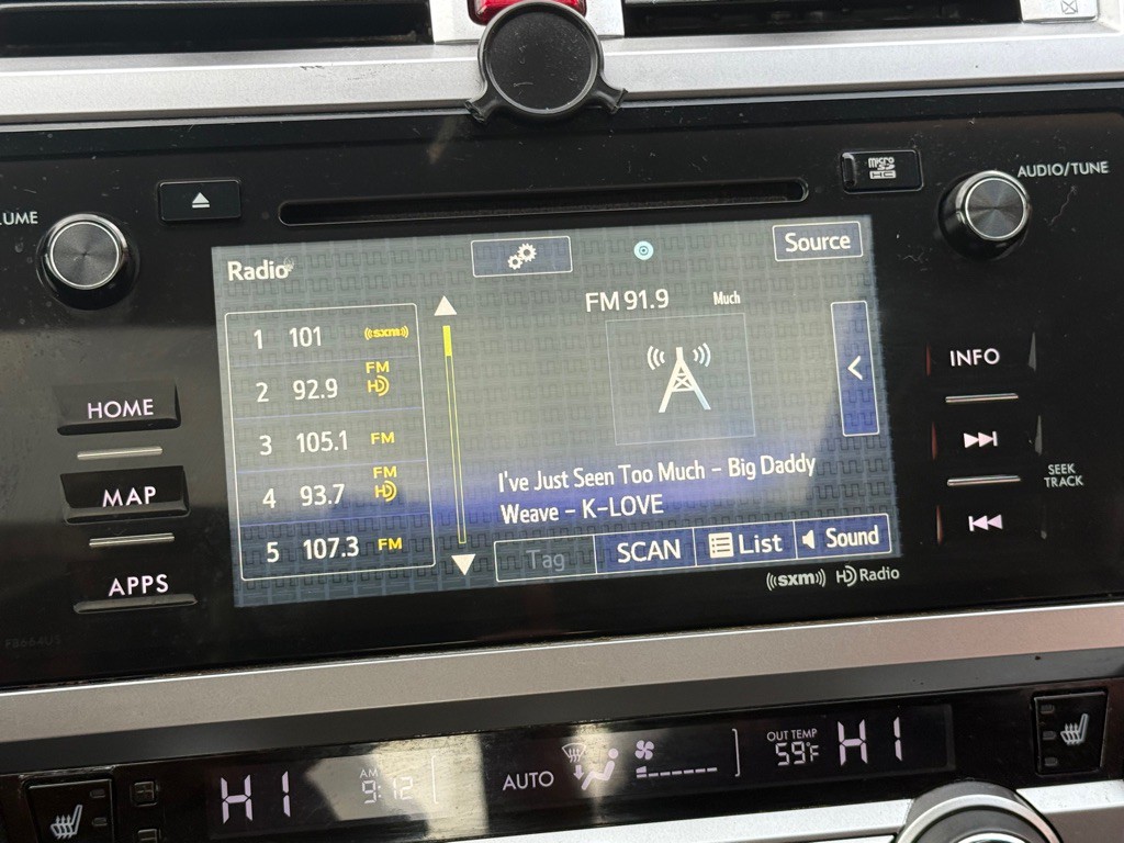 2015 Subaru Legacy Image 38