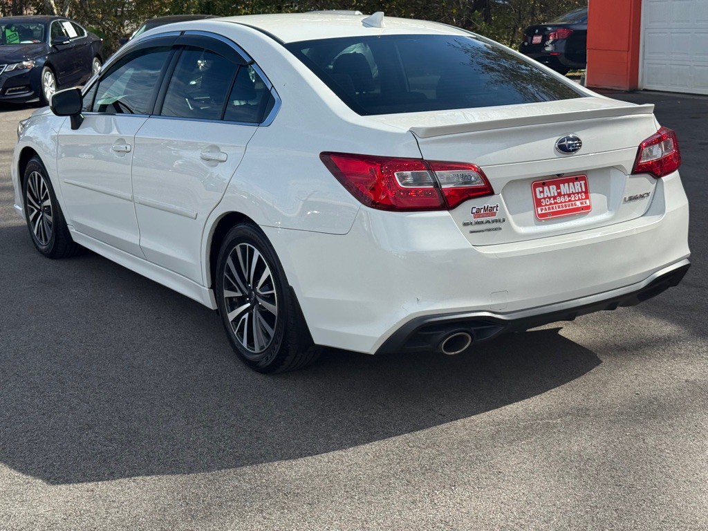 2018 Subaru Legacy Image 4