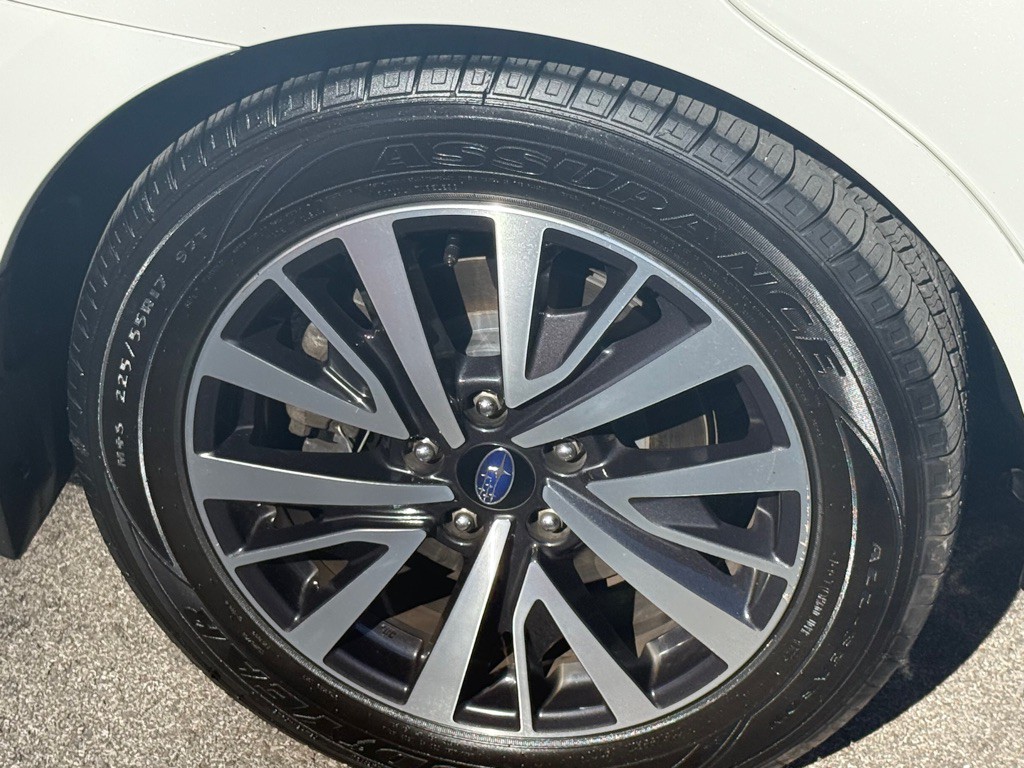 2018 Subaru Legacy Image 16