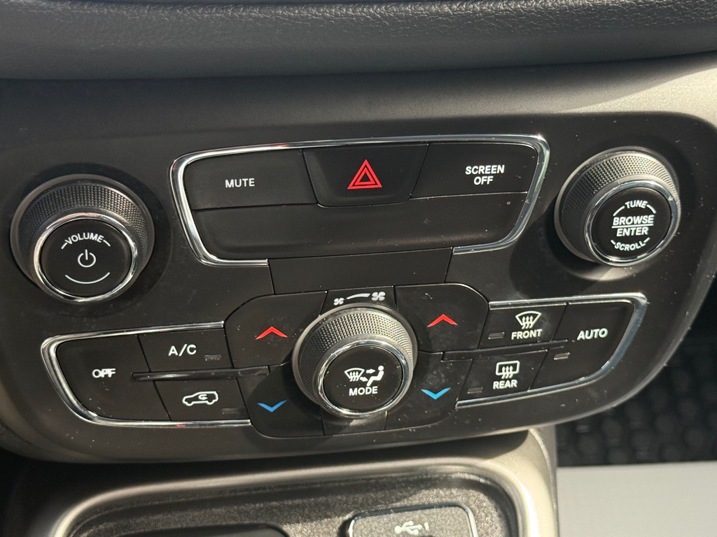 2019 Jeep Compass Image 38