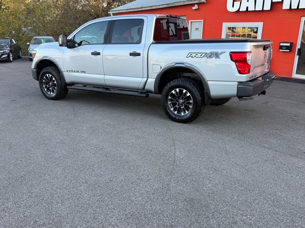 2018 Nissan Titan Image 3