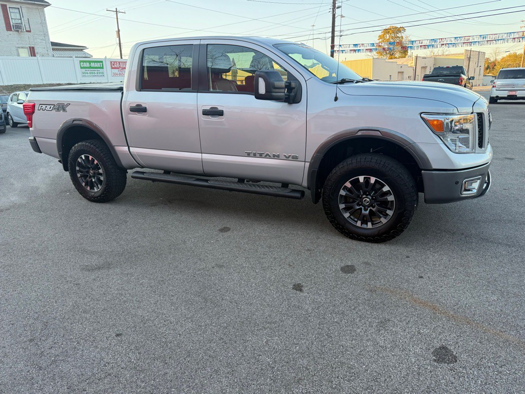 2018 Nissan Titan Image 7
