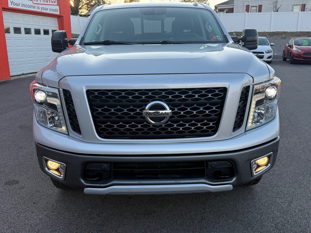 2018 Nissan Titan Image 9