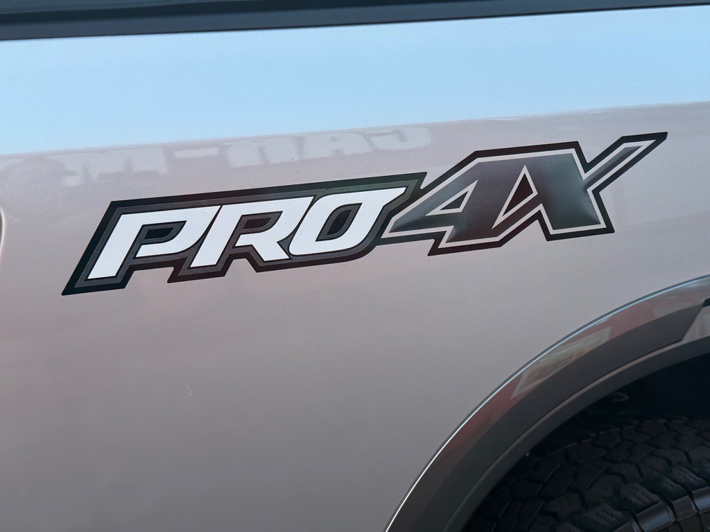 2018 Nissan Titan Image 21