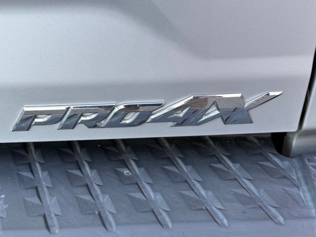 2018 Nissan Titan Image 23