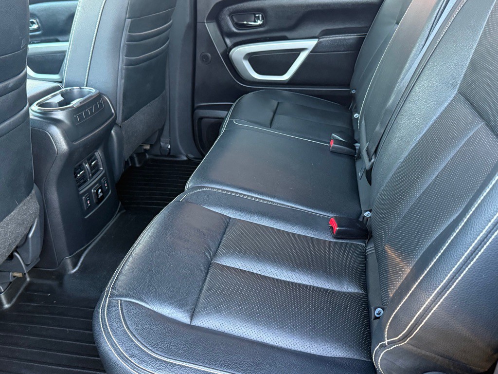2018 Nissan Titan Image 28