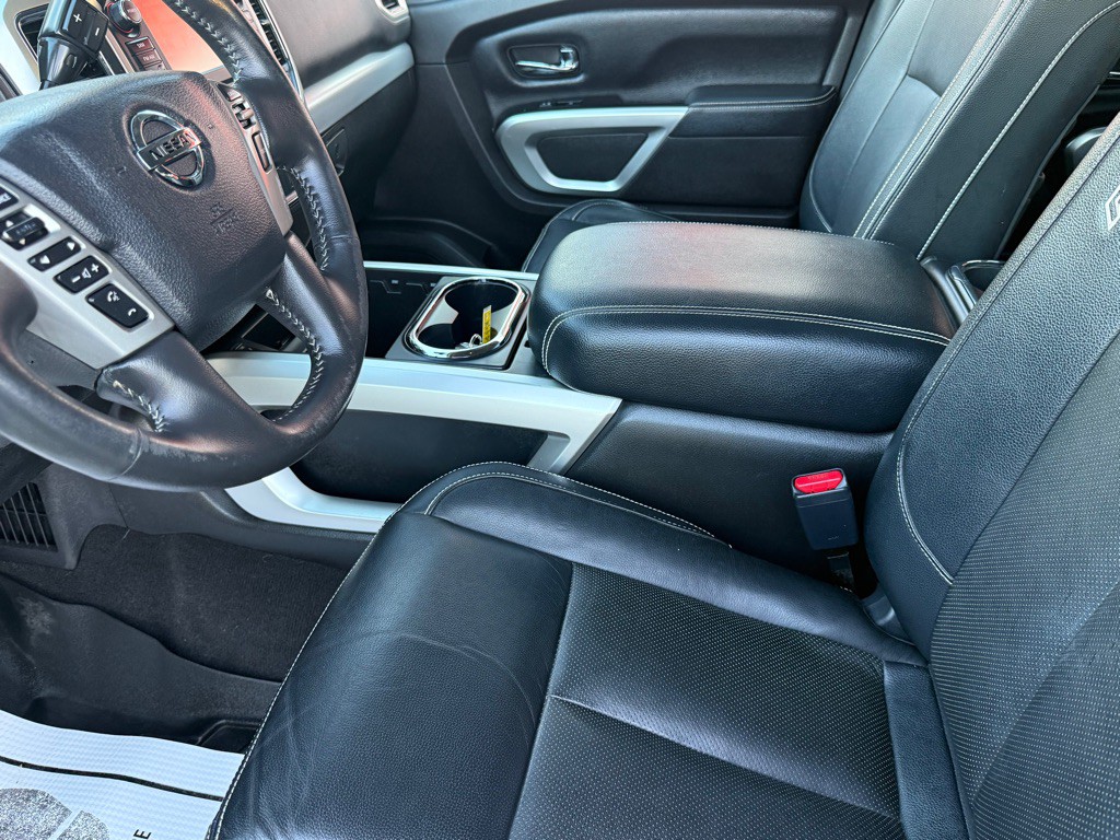 2018 Nissan Titan Image 31