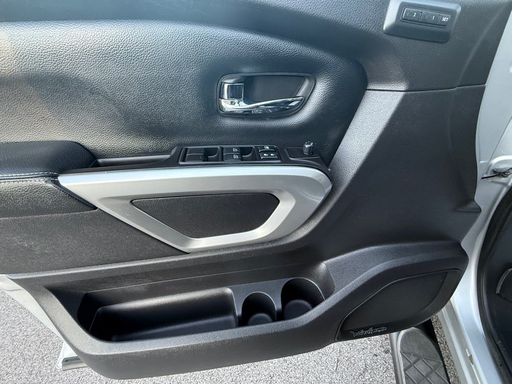 2018 Nissan Titan Image 35
