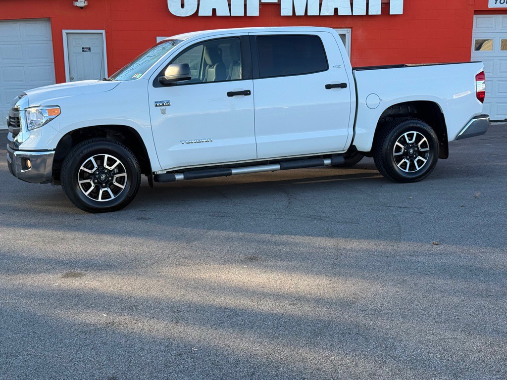 2015 Toyota Tundra Image 2