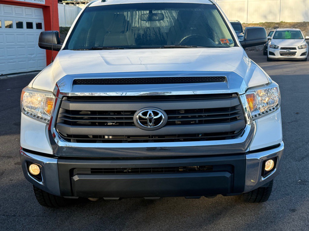 2015 Toyota Tundra Image 8