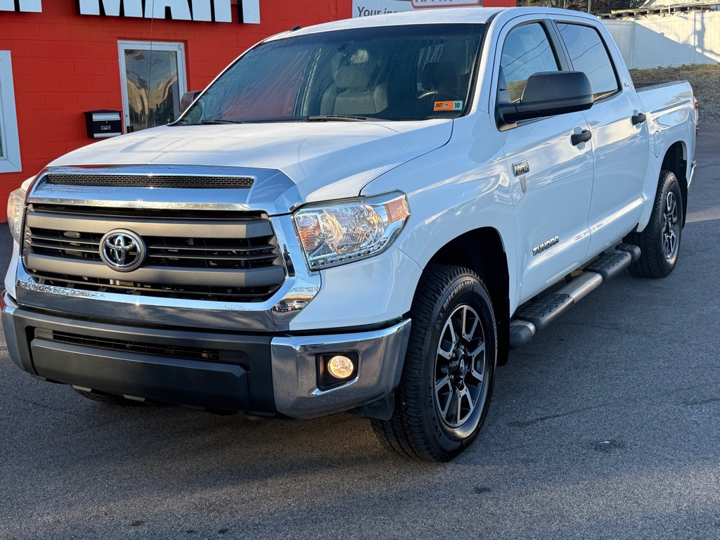 2015 Toyota Tundra Image 9