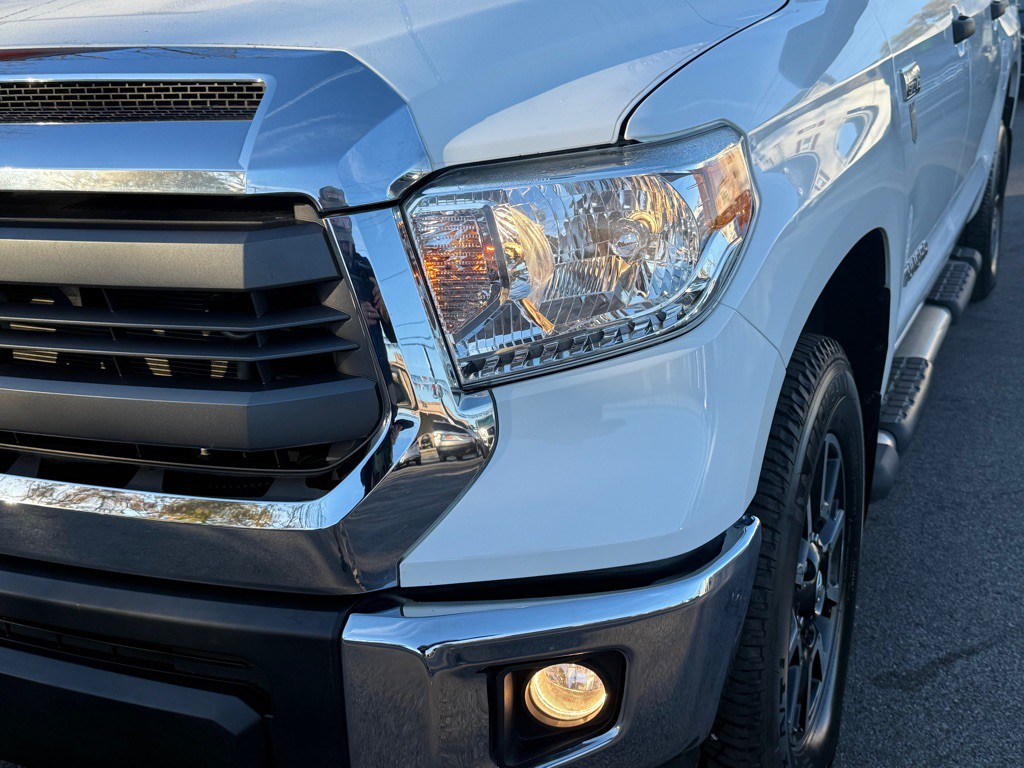 2015 Toyota Tundra Image 14