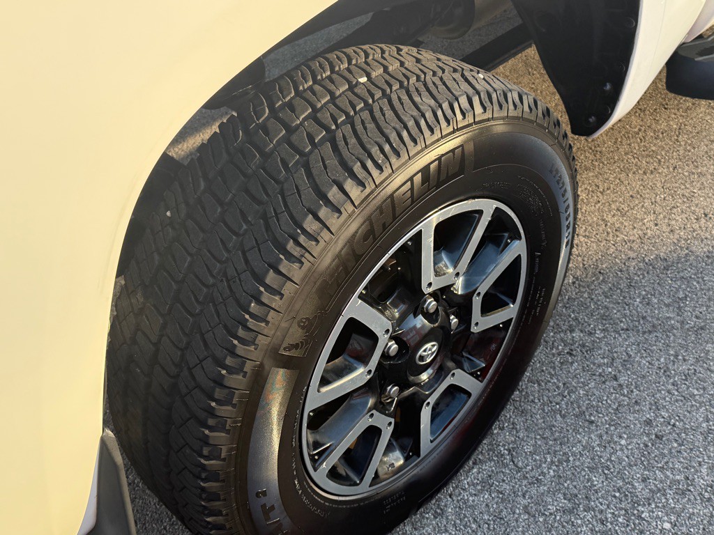 2015 Toyota Tundra Image 19