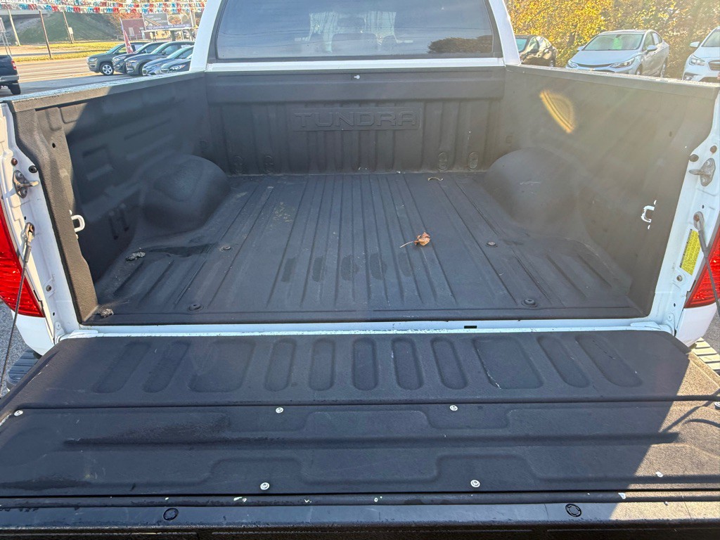 2015 Toyota Tundra Image 21
