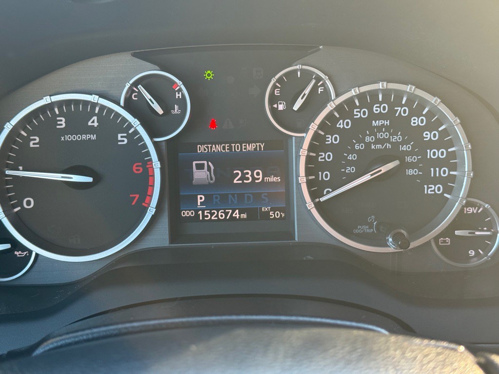 2015 Toyota Tundra Image 30