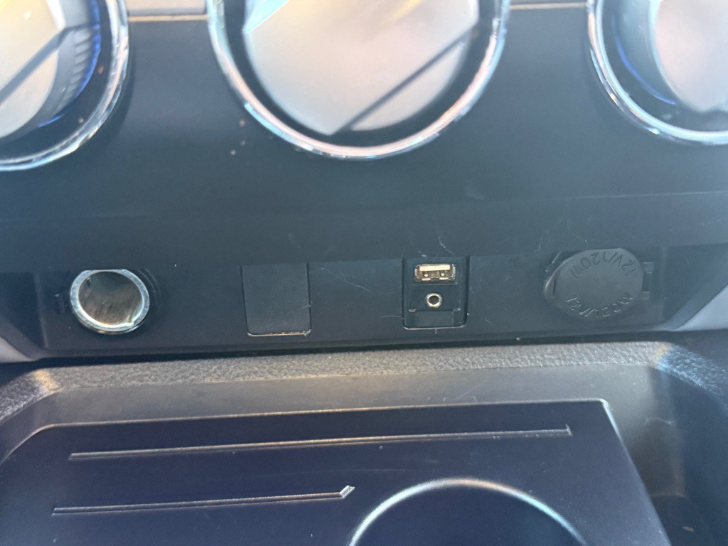 2015 Toyota Tundra Image 39