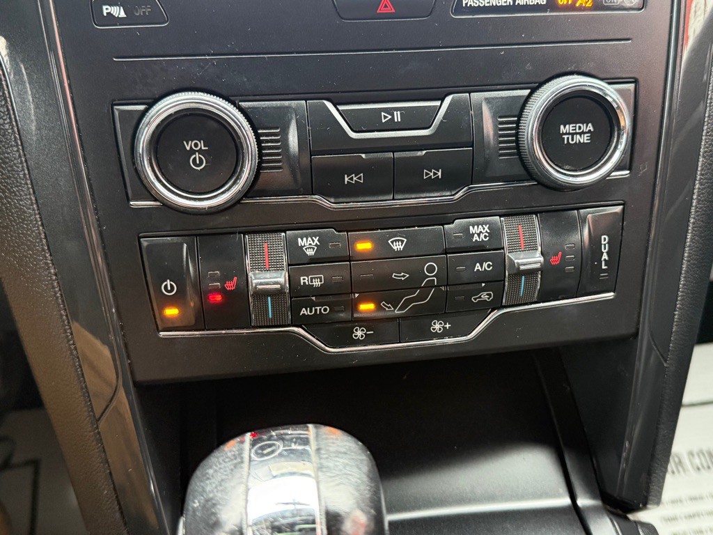 2019 Ford Explorer Image 36