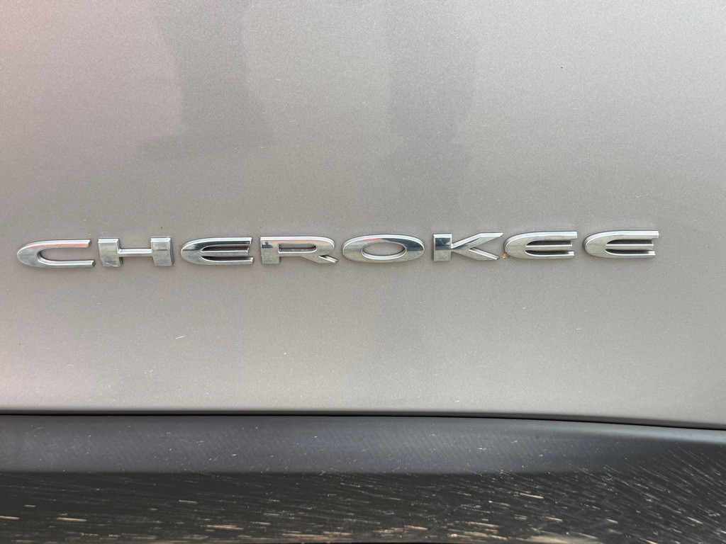 2019 Jeep Cherokee Image 17