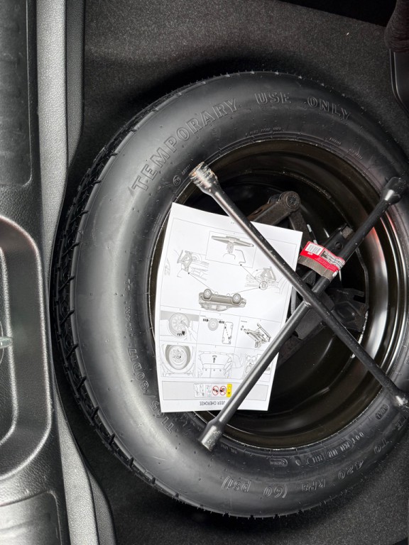 2019 Jeep Cherokee Image 24