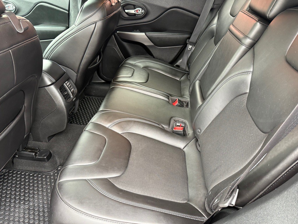 2019 Jeep Cherokee Image 25