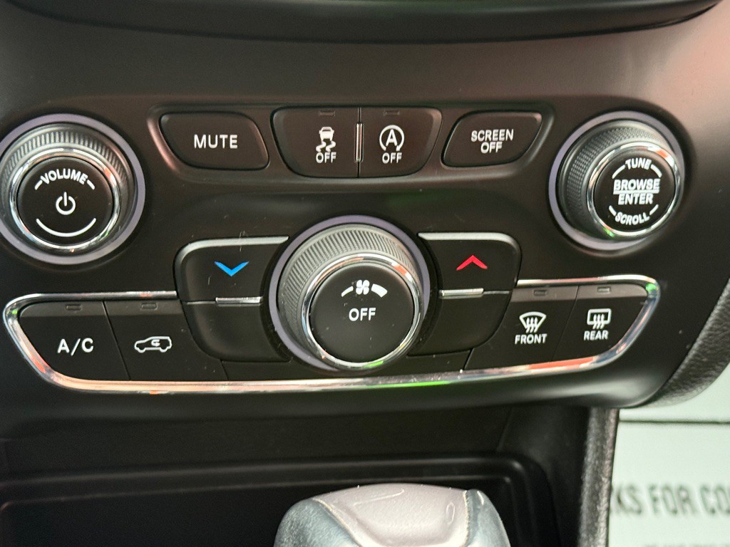 2019 Jeep Cherokee Image 44