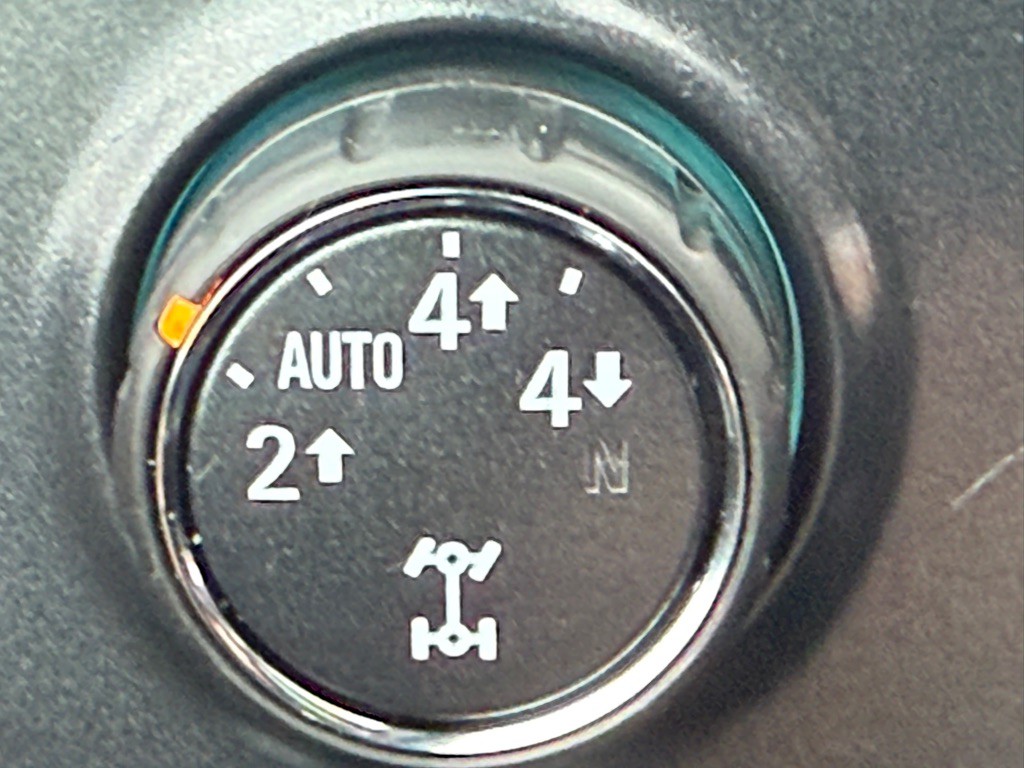 2015 Chevrolet Silverado 1500 Image 32