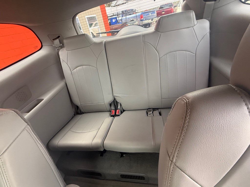 2016 Buick Enclave Image 25