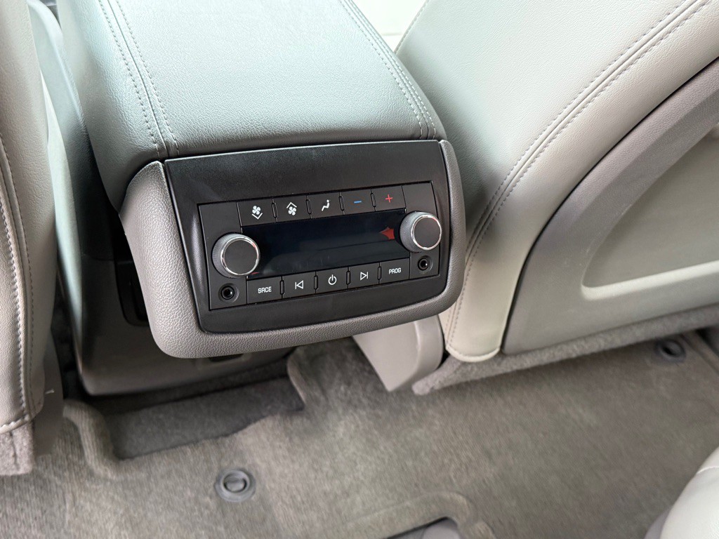 2016 Buick Enclave Image 26