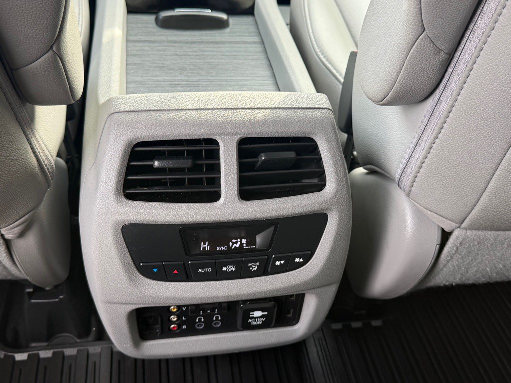 2016 Honda Pilot Image 24