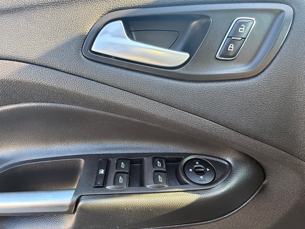 2016 Ford Escape Image 25