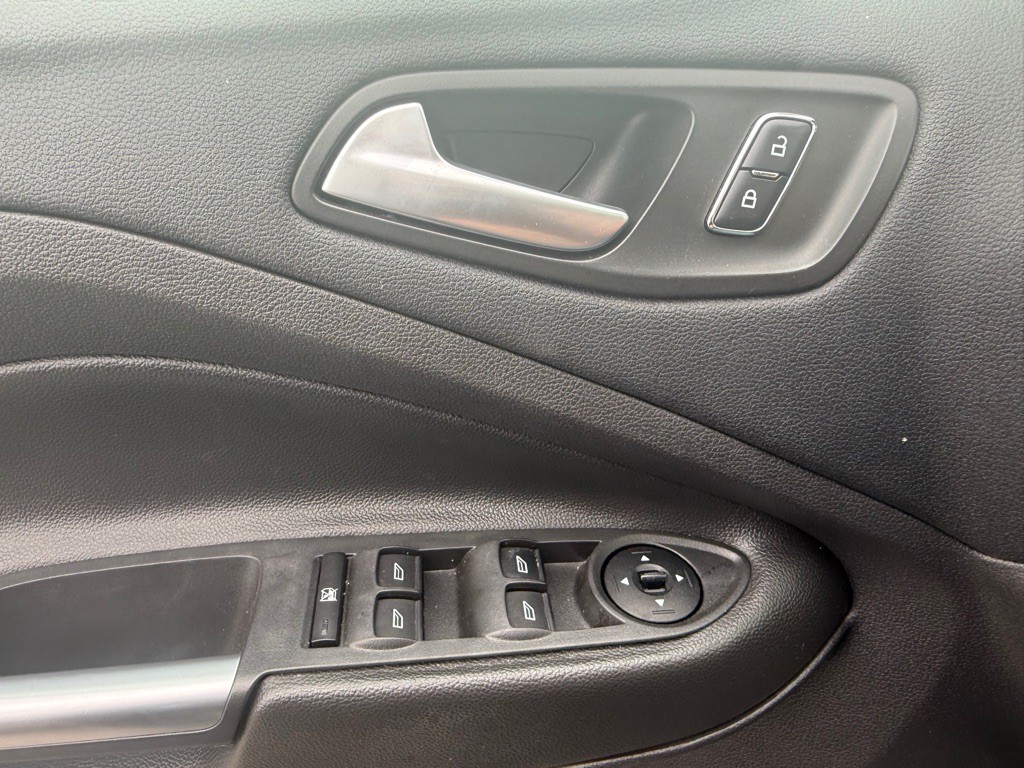 2016 Ford Escape Image 25