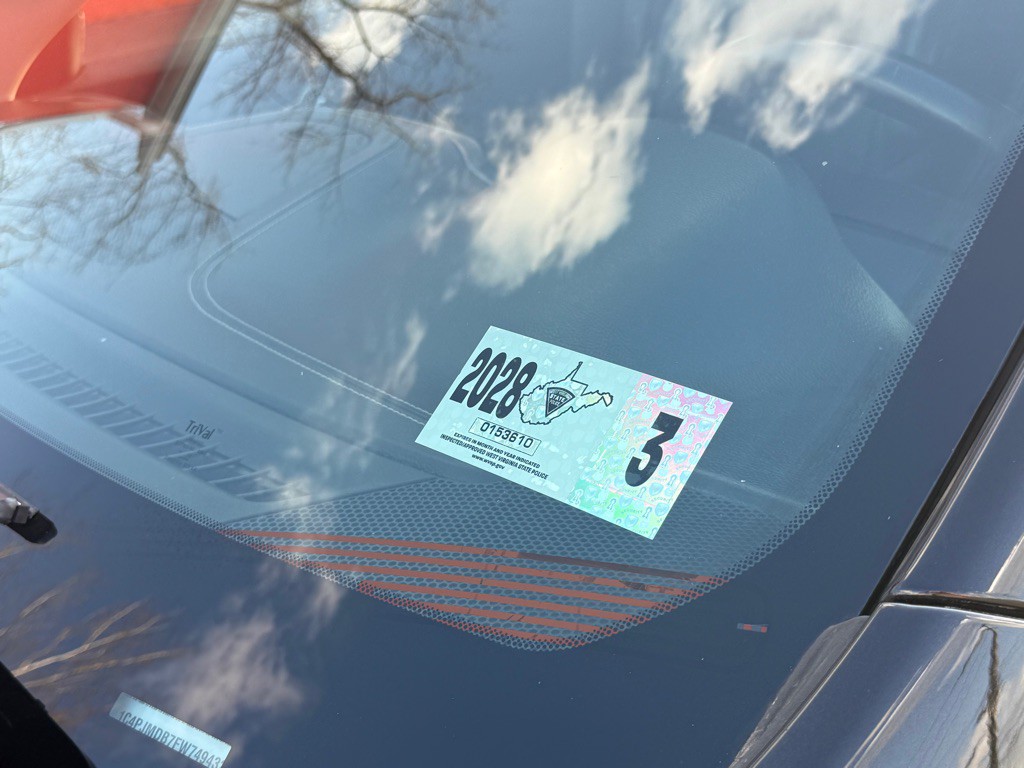 2015 Jeep Cherokee Image 12