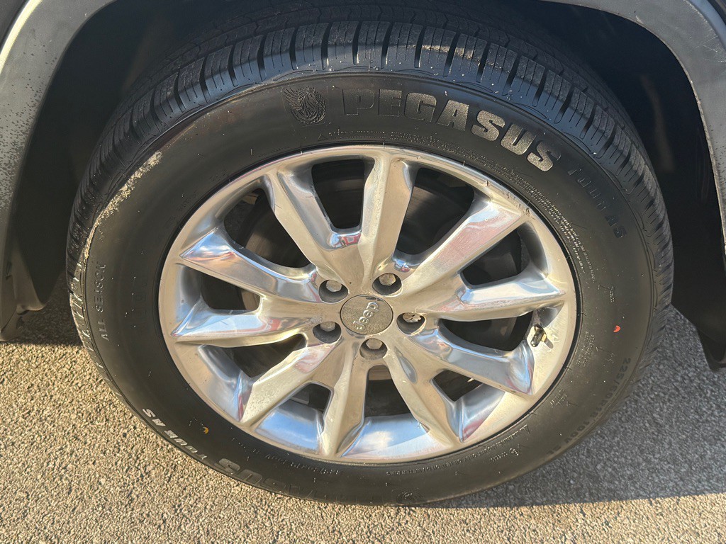 2015 Jeep Cherokee Image 16