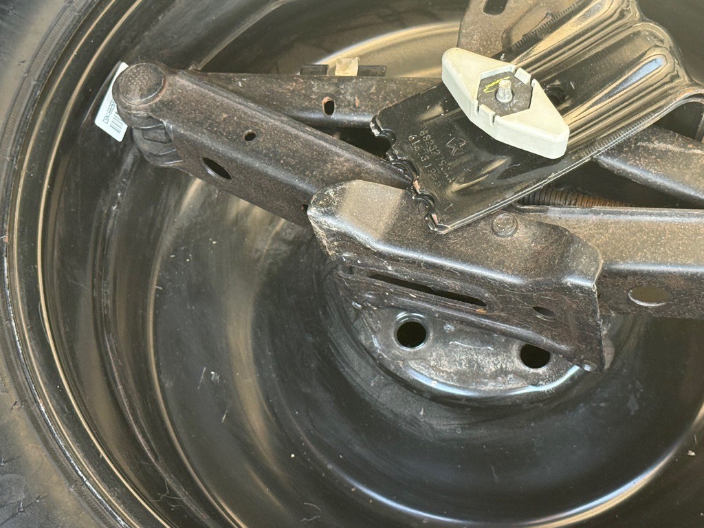 2015 Jeep Cherokee Image 21