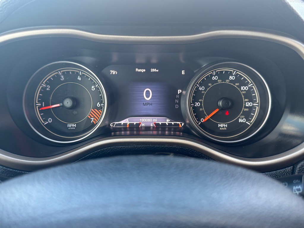 2015 Jeep Cherokee Image 28