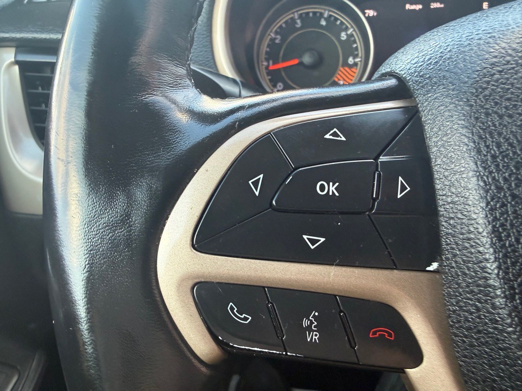 2015 Jeep Cherokee Image 29