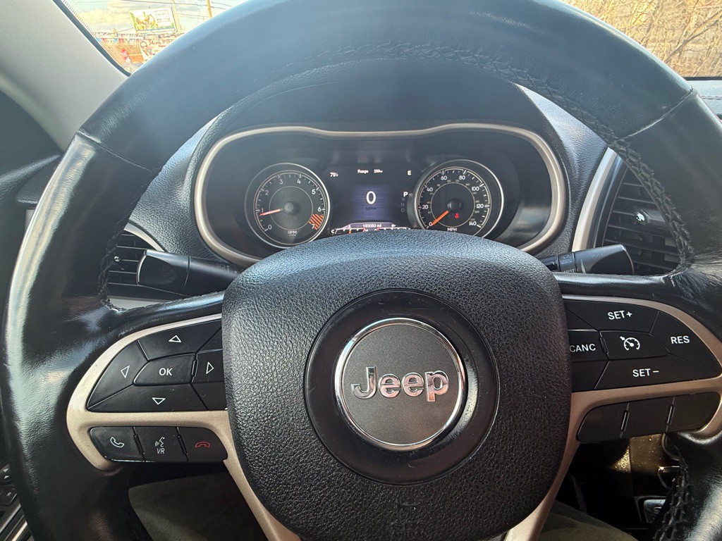 2015 Jeep Cherokee Image 31