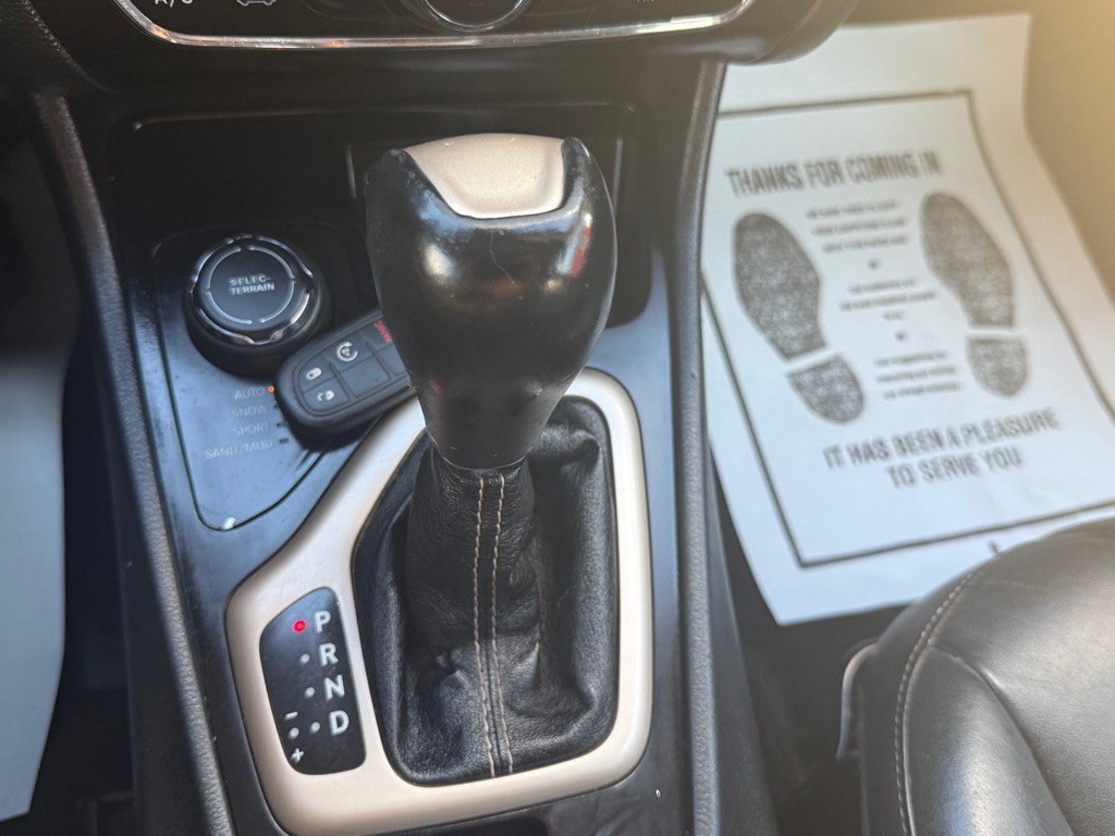 2015 Jeep Cherokee Image 34