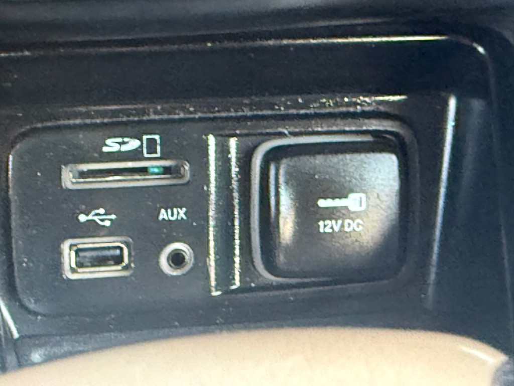 2015 Jeep Cherokee Image 35