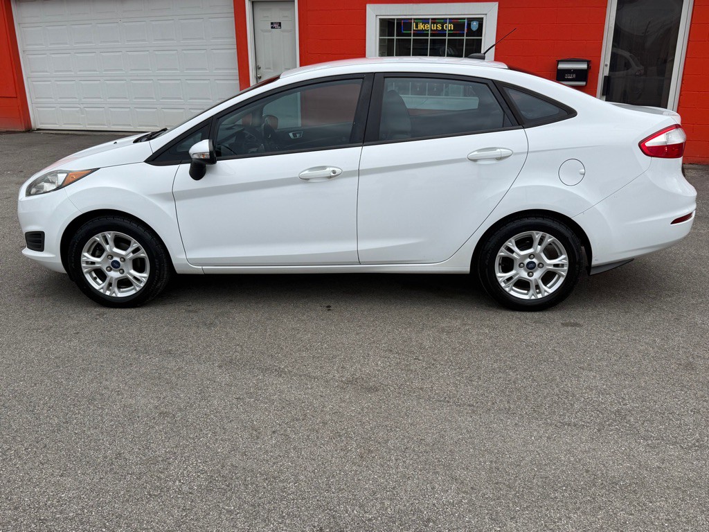 2015 Ford Fiesta Image 3