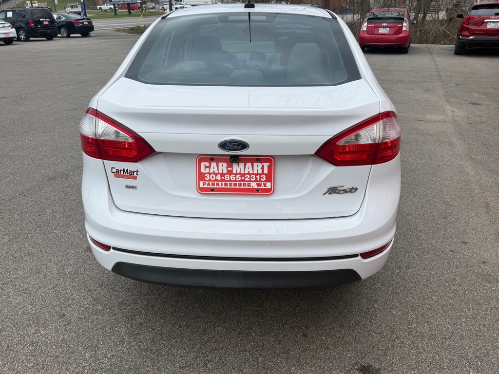 2015 Ford Fiesta Image 5
