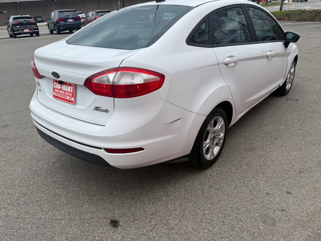 2015 Ford Fiesta Image 6