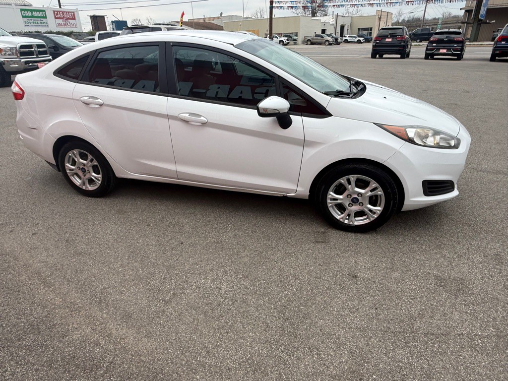 2015 Ford Fiesta Image 8