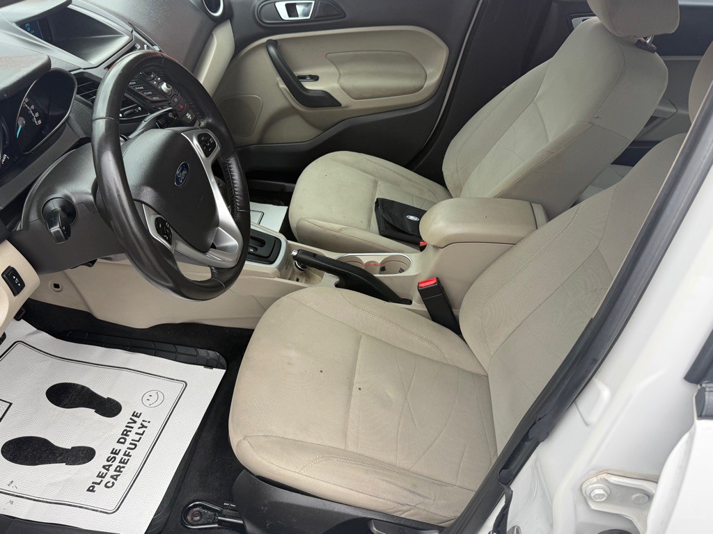2015 Ford Fiesta Image 21