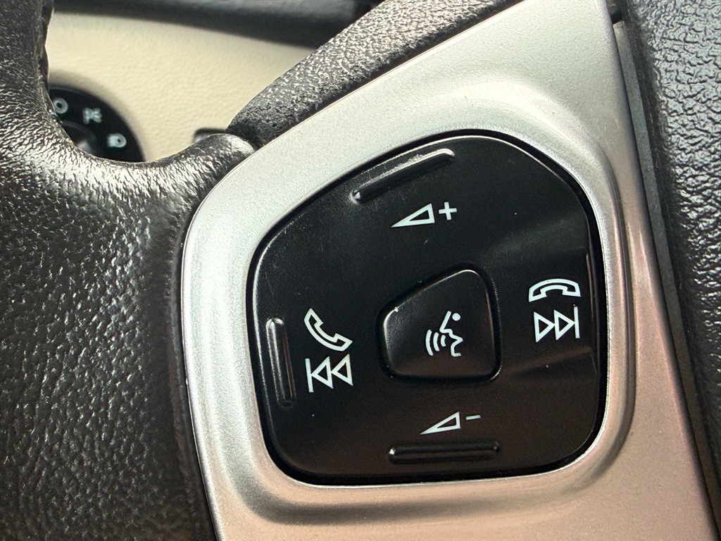 2015 Ford Fiesta Image 25