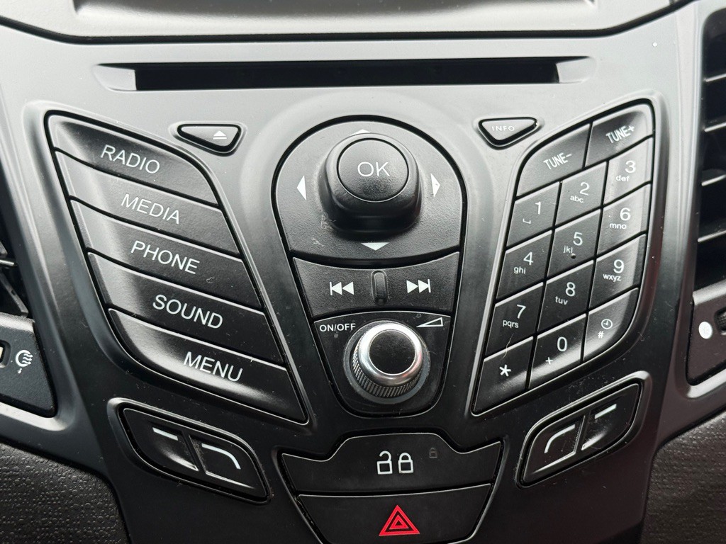 2015 Ford Fiesta Image 29