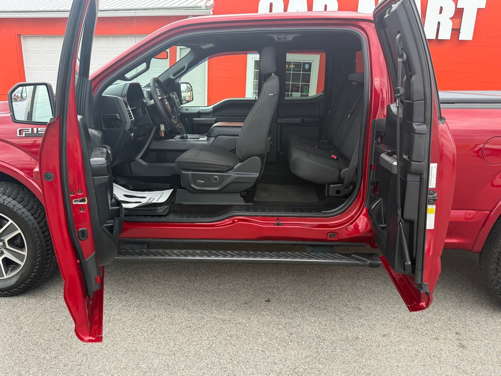 2015 Ford F-150 Image 28