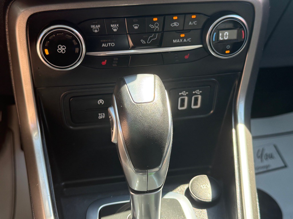2018 Ford Econoline Image 36