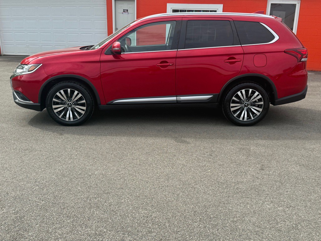 2020 Mitsubishi Outlander Image 3