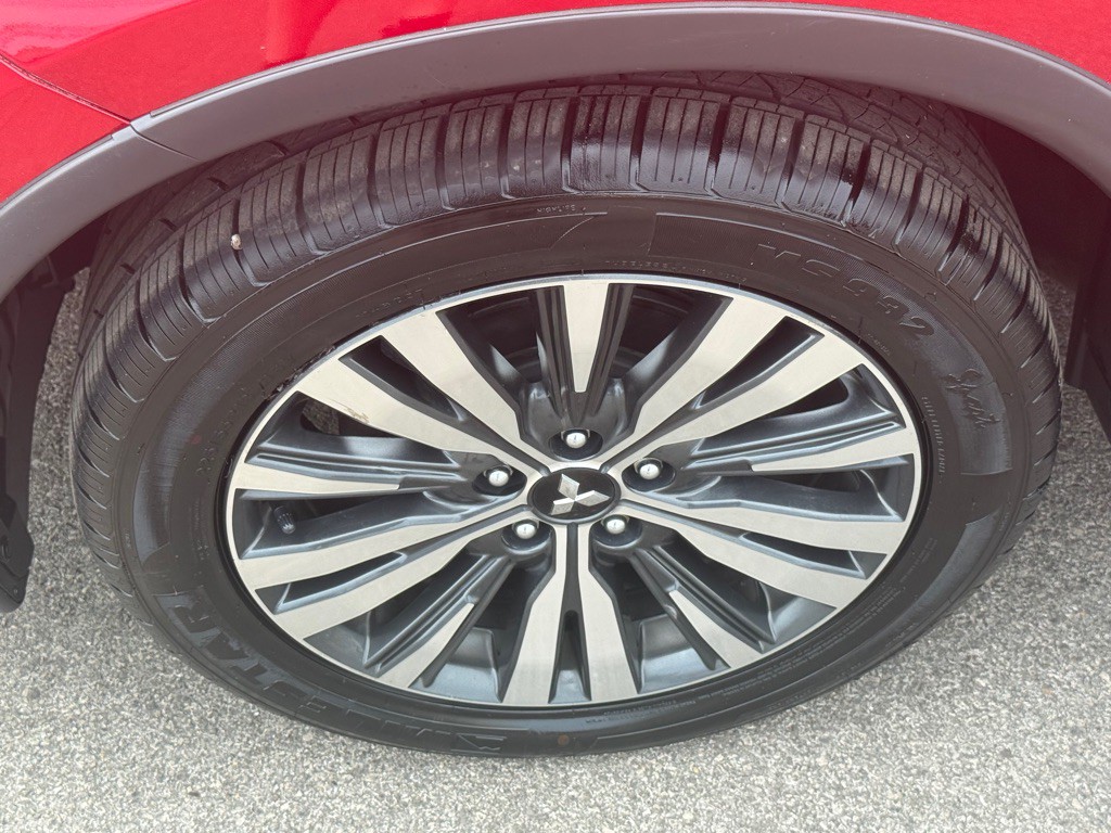 2020 Mitsubishi Outlander Image 15